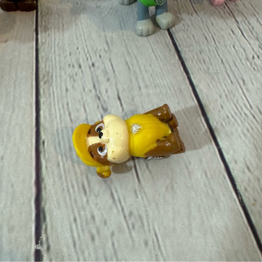 Paw Patrol Lot of Assorted Figures - Picture 4 of 6